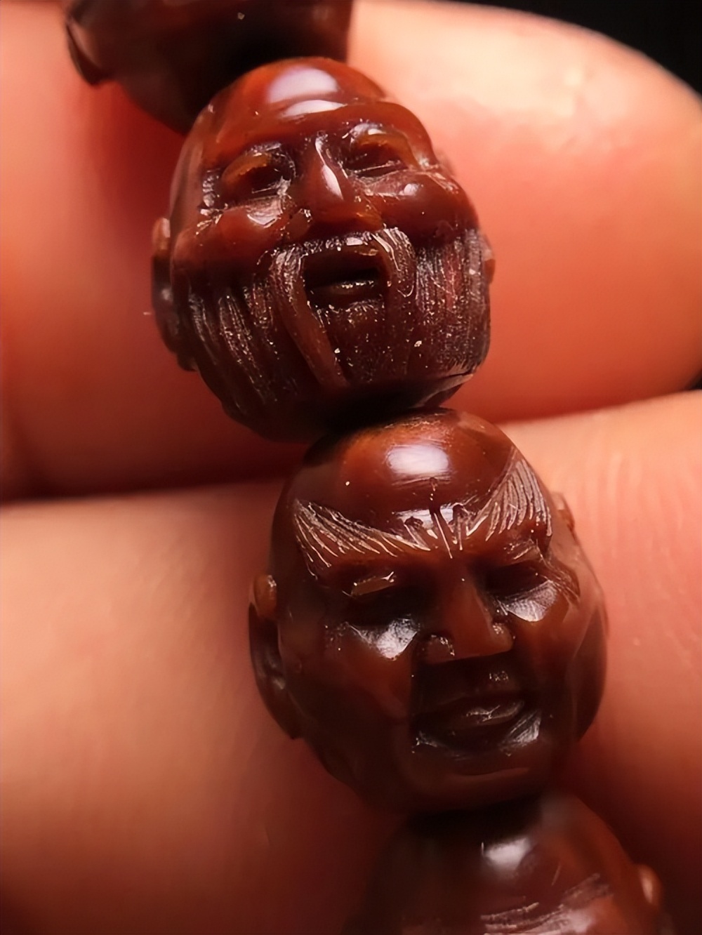 男生戴手串说明有女朋友吗,一个男人戴了手串还会有结果吗