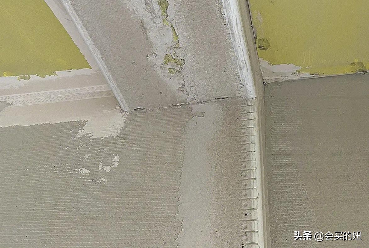 刮腻子怎么避免刷到玻璃上,刮腻子遇到坑怎么办