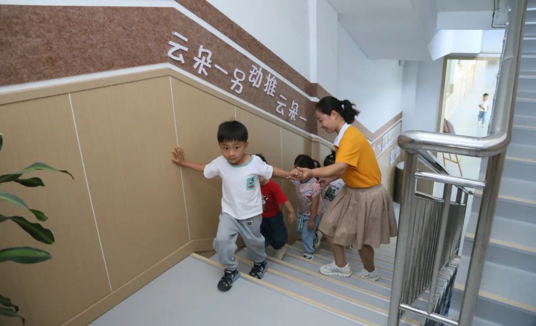 秋光如岁邂逅一场欢喜——临猗县直一园开学季