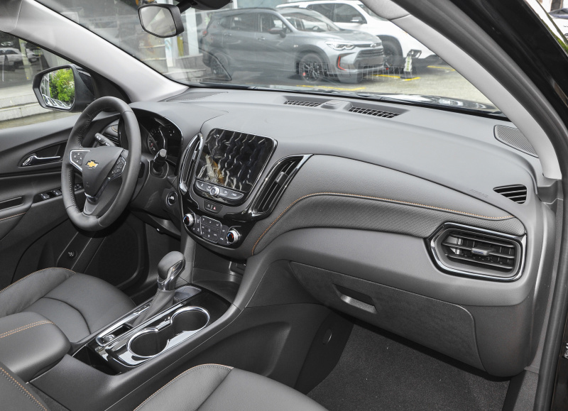 雪佛兰探界者2.0t最低配落地价格,雪佛兰探界者1.5t低配值得入手么