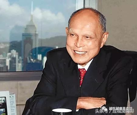 郭晶晶公公和霍震霆出席活动,郭晶晶谈公公霍震霆