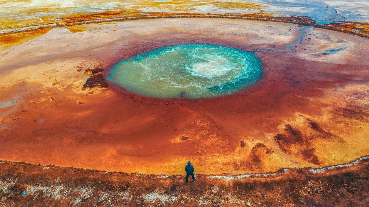 泉深八百似赤瞳，流经后寸草不生，青海的“恶魔之眼”如何形成？