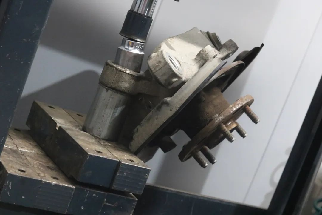 12代皇冠翻新后能开多久,坏掉的车改造成新车