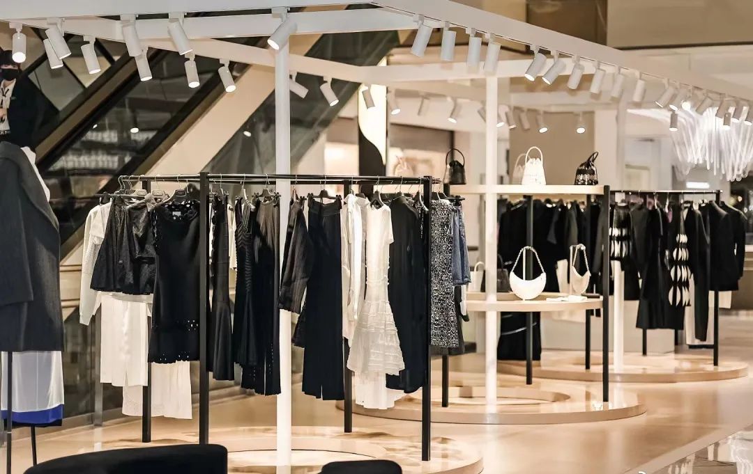 lv这么贵为什么还有这么多人买,lv涨价包款