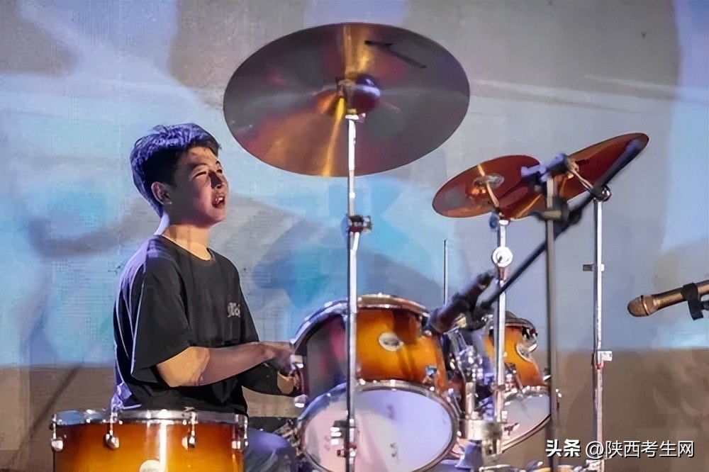 瑗垮畨鐜颁唬鑱屼笟楂樹腑2023姣曚笟鏅氫細,瑗垮畨鐜颁唬鑱屼笟楂樹腑楂樹笁姣曚笟鏅氫細