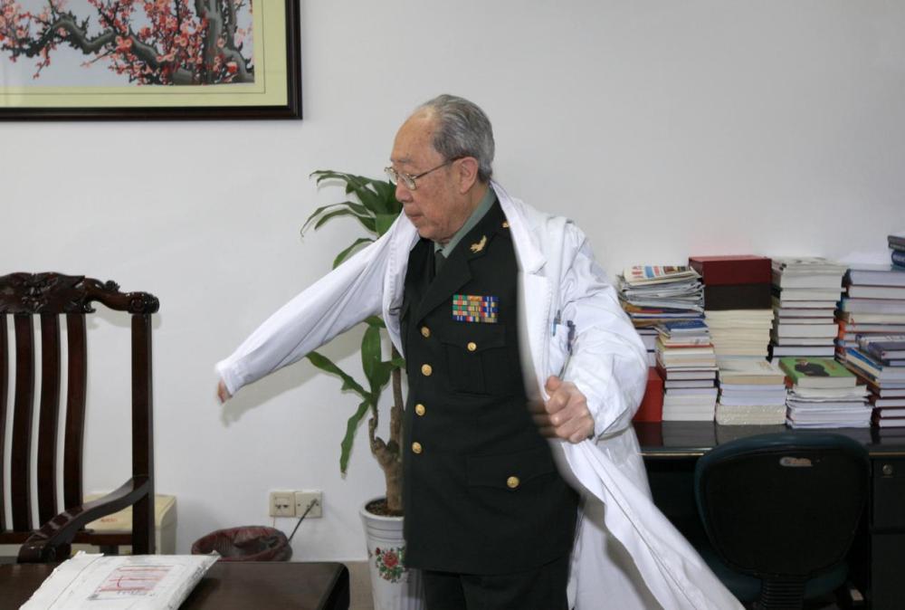 吴孟超享年99岁,吴孟超和袁隆平的关系