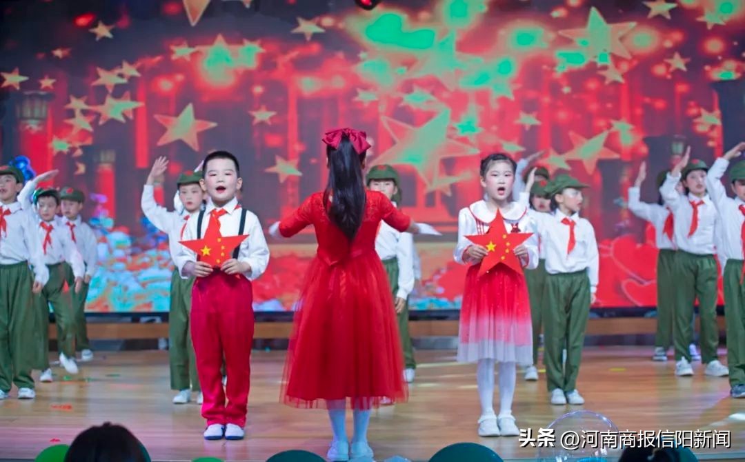 文艺汇演啦啦操操场,啦啦操文艺汇演中学