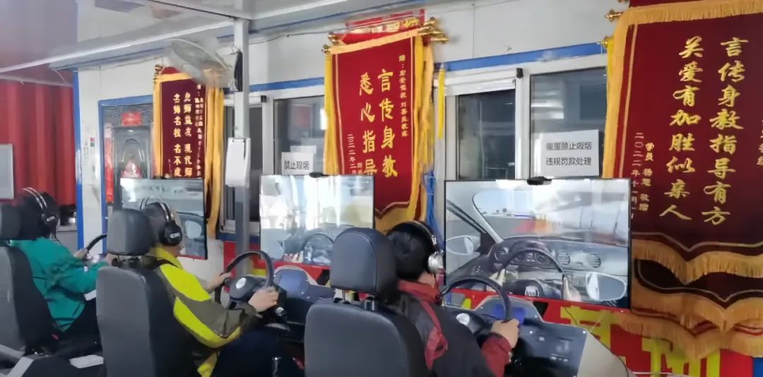 世界冠军去考驾照,世界冠军来学校