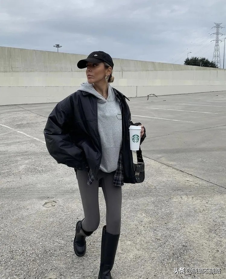 最近比较火的马丁靴和骑士靴,骑士靴跟马丁靴