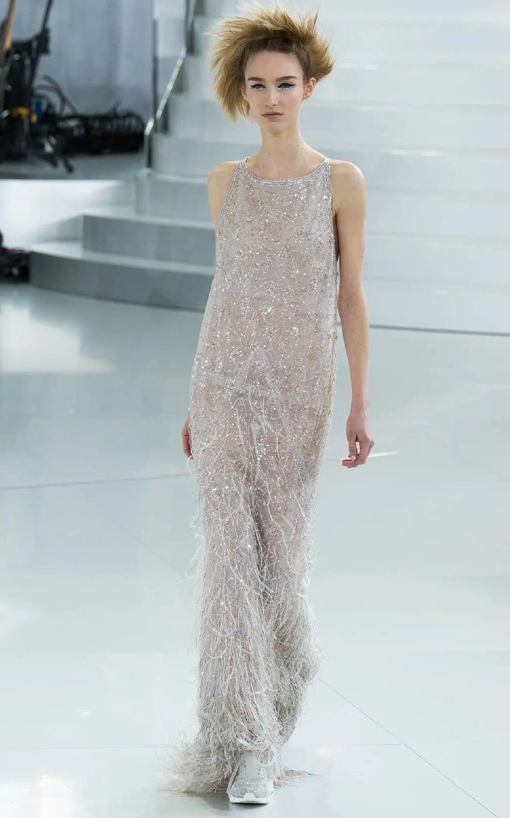 易梦玲网红衣服,易梦玲穿迪奥古董高定