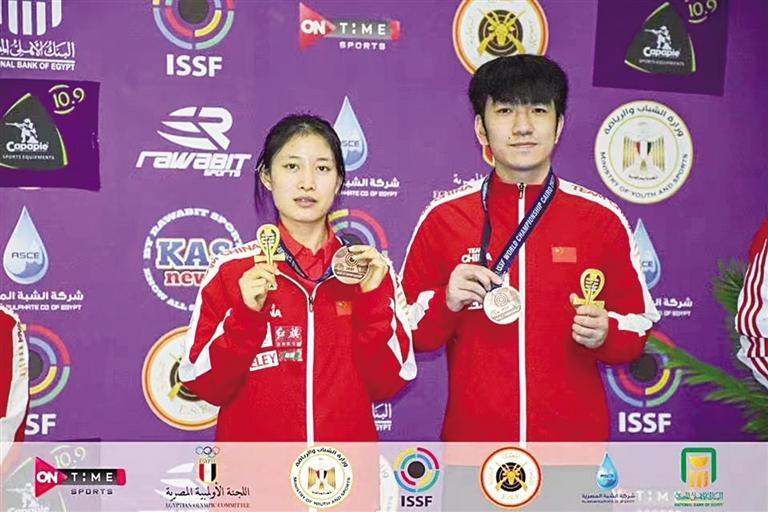 我省选手李雪在2022年射击世锦赛上再创佳绩携手队友为中国队摘得一铜