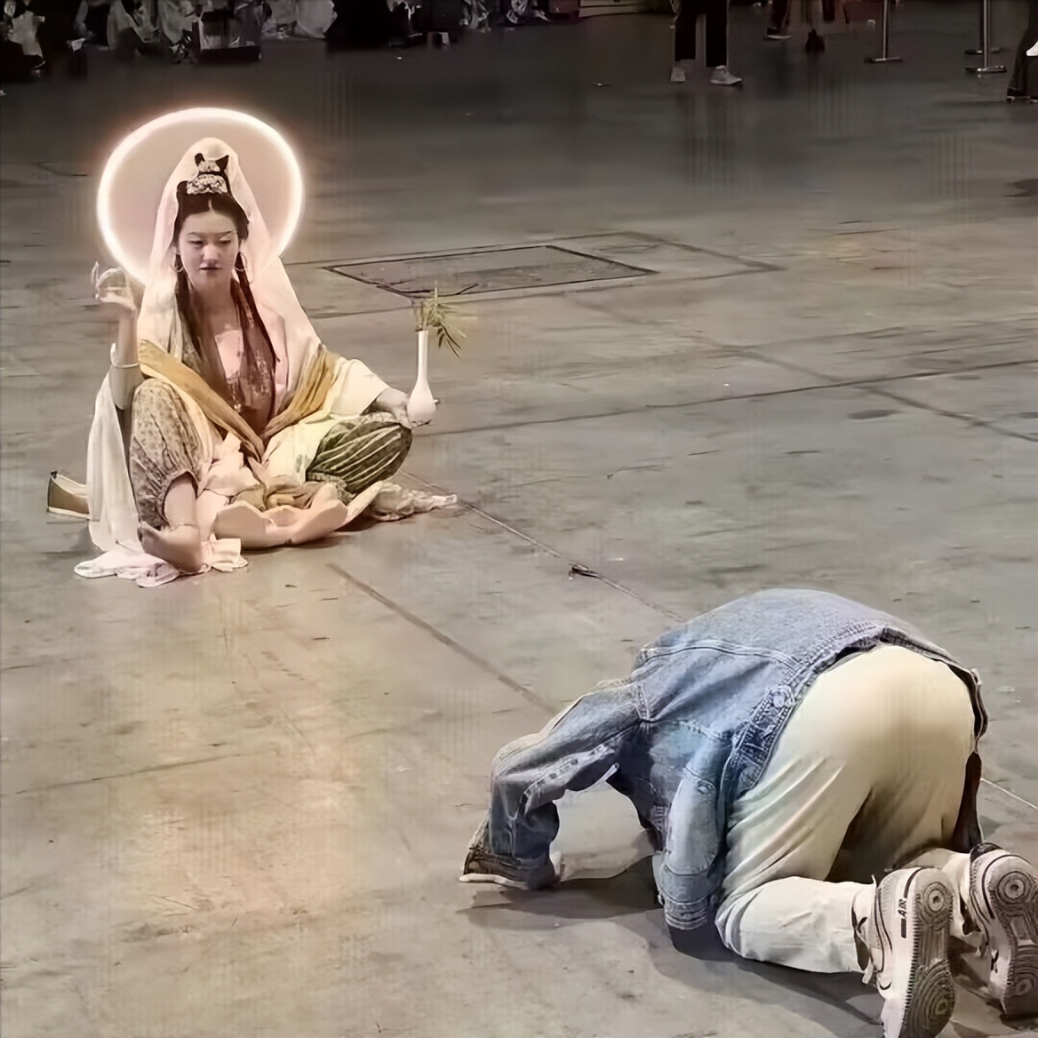 上海漫展惊现一仙女神仙颜值,上海漫展惊现女菩萨巴黎世家