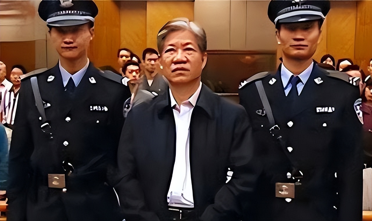 电力局老员工辞职入美籍，项目一投即中，99年忘拿的电脑揭开真相