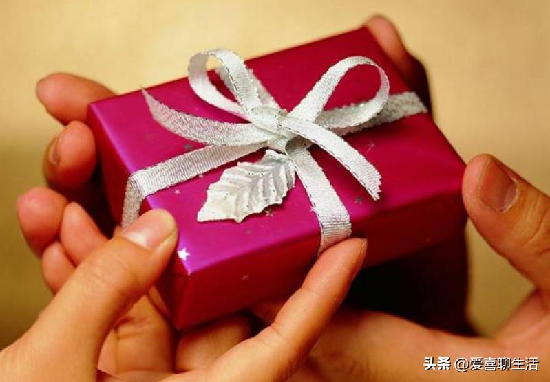 “送礼3不送，送了人财空”，是啥意思？马上三八女神节，别犯忌