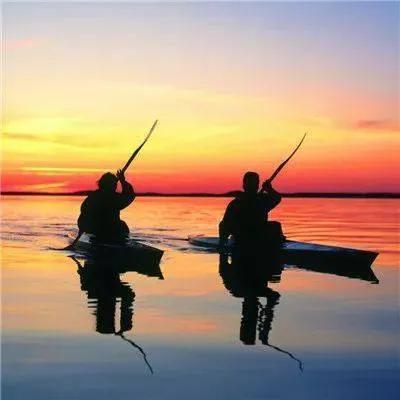 中年男人不再爱你的三种表现,从细节判断中年男人对你动心了