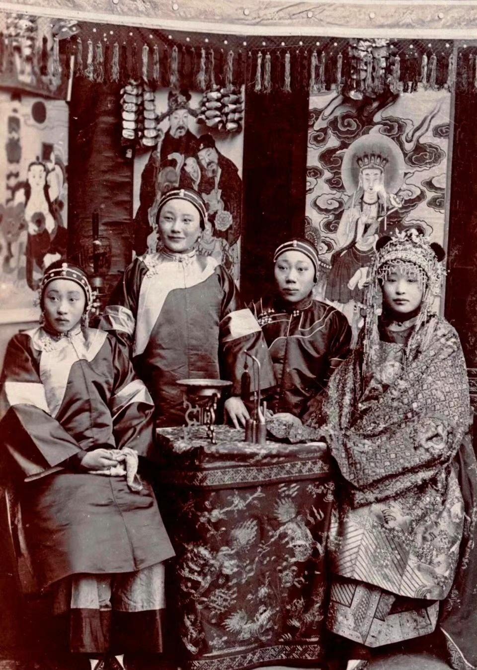 日军日记：*安妇慰**不服从管教，我很愤怒，用*刀刺**插入她的*体下**