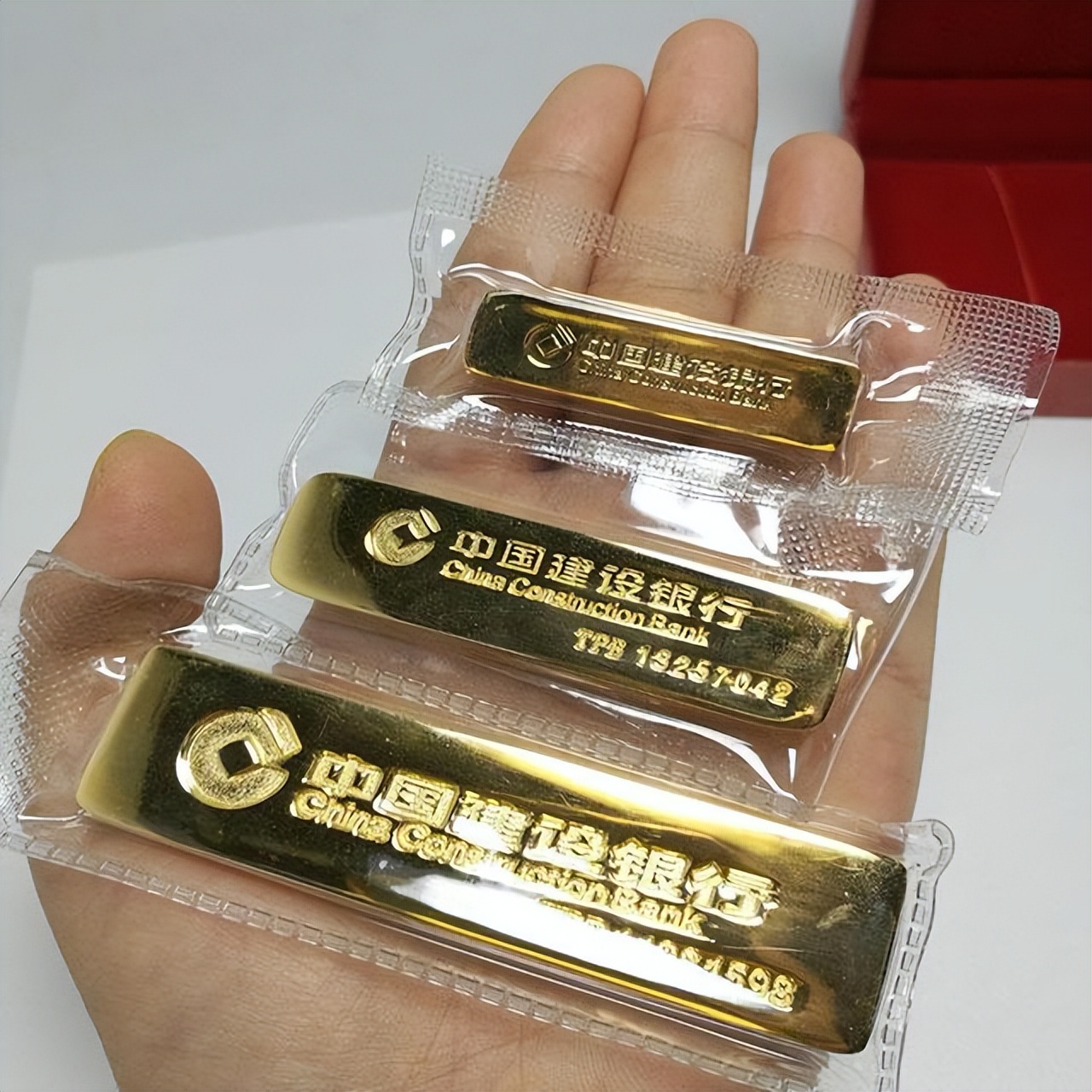 银行买的实物金条回收价格,银行买的金条必须去金店回收吗