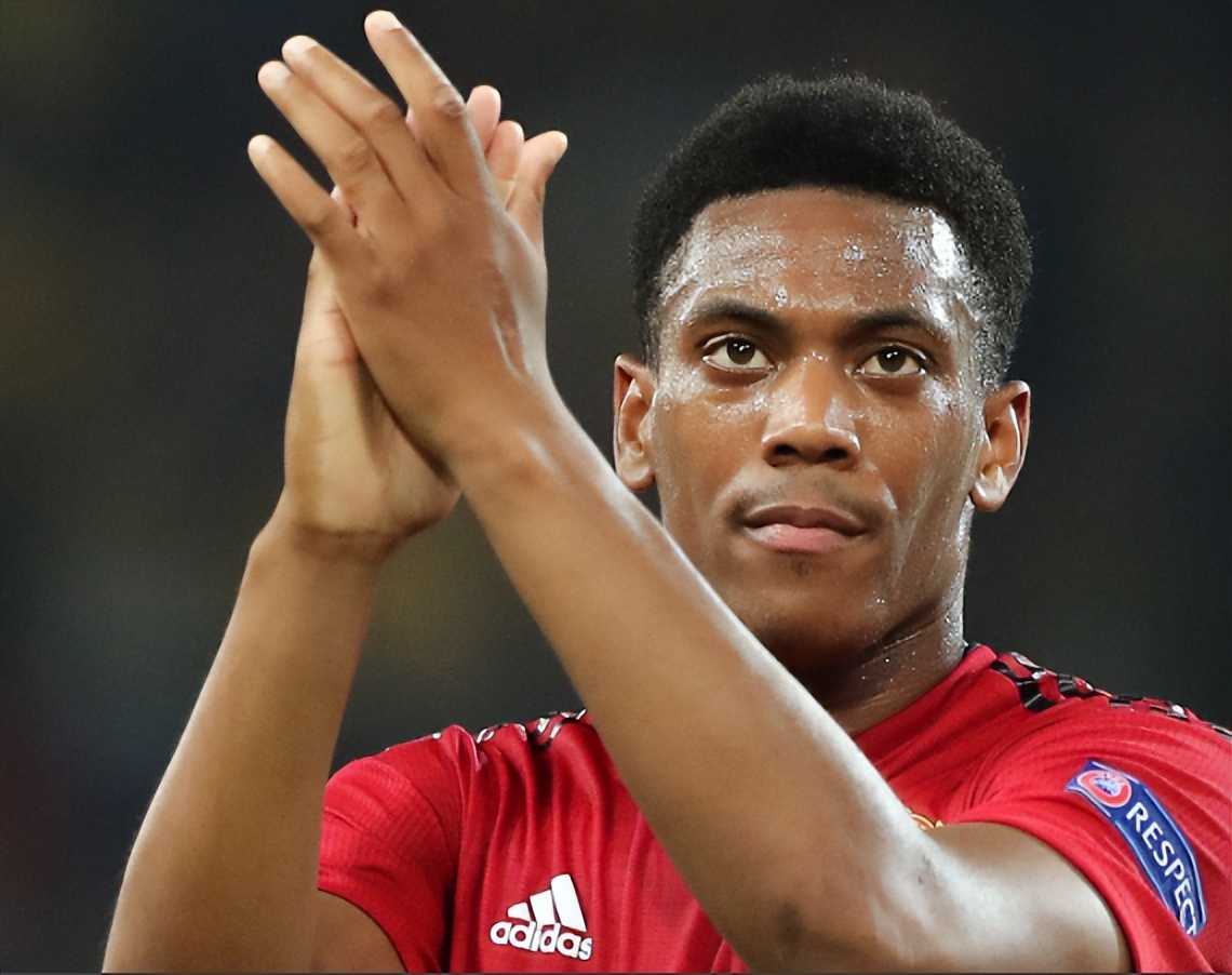 克里斯蒂亚诺罗纳尔多离开卡塔尔,克里斯蒂亚诺罗纳尔多加盟曼联