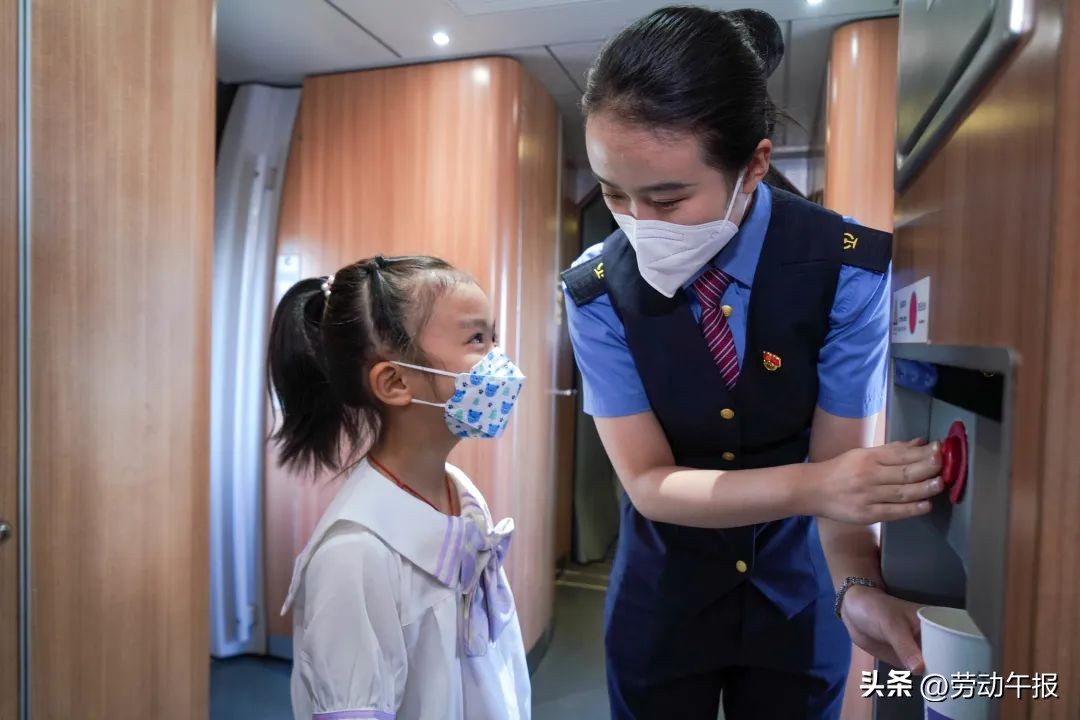 订了票后要再订一张儿童票怎么订,订儿童火车票买成成人票了怎么办