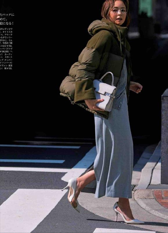 中年妇女穿风衣搭什么包包好看呢,搭配大衣的包包推荐30到40岁