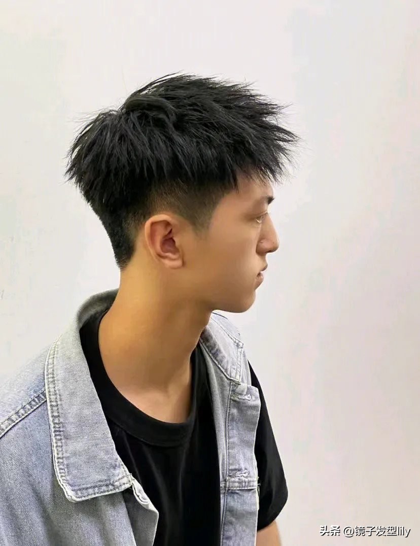 发型男2020流行发型飞机头烫发,男款发型2020流行发型烫发