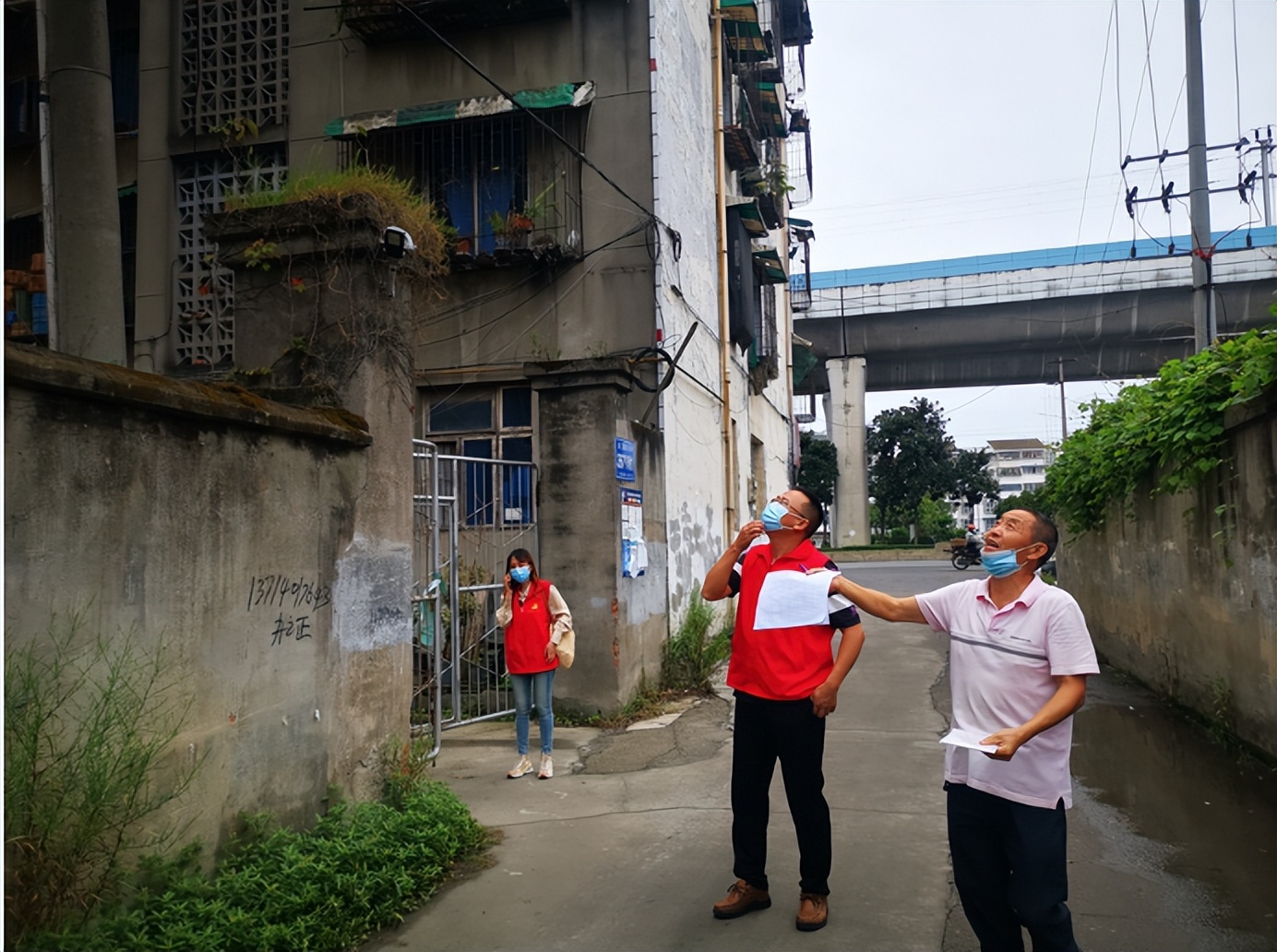 郫都区教育系统376名*党**员教师志愿者逆行而上战疫情