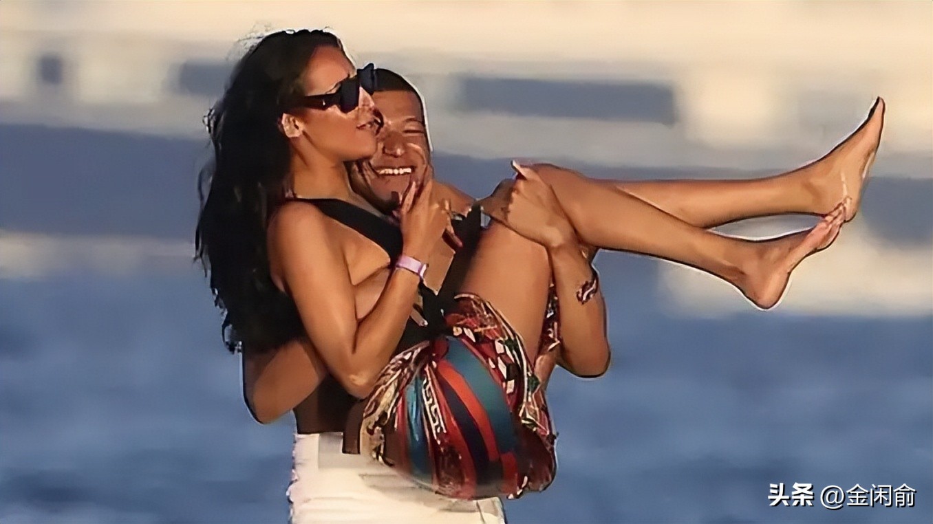 足坛姆巴佩,姆巴佩甩掉变性模特女友