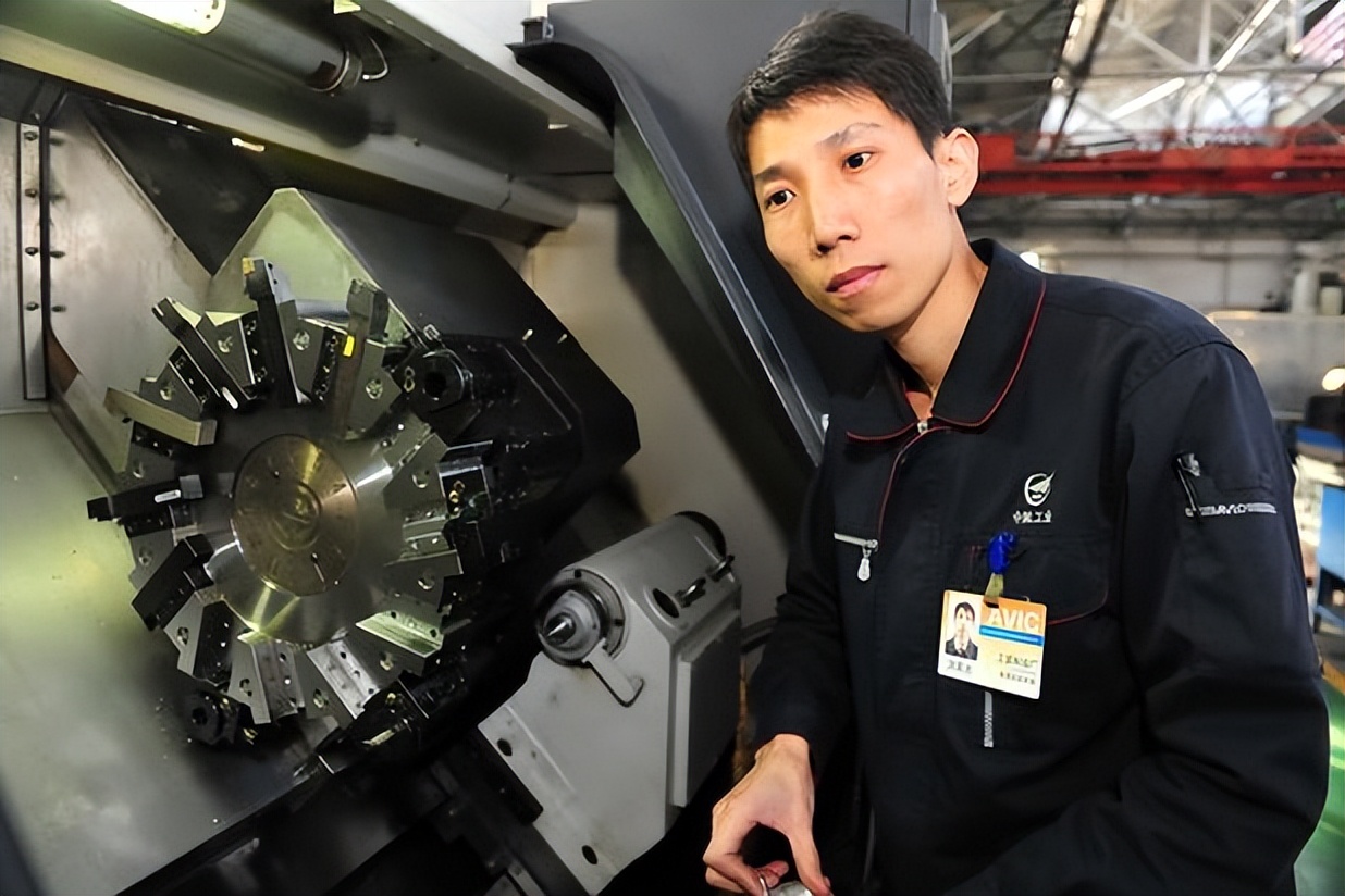 美国百万年薪挖走中国神童,美国高薪挖人才