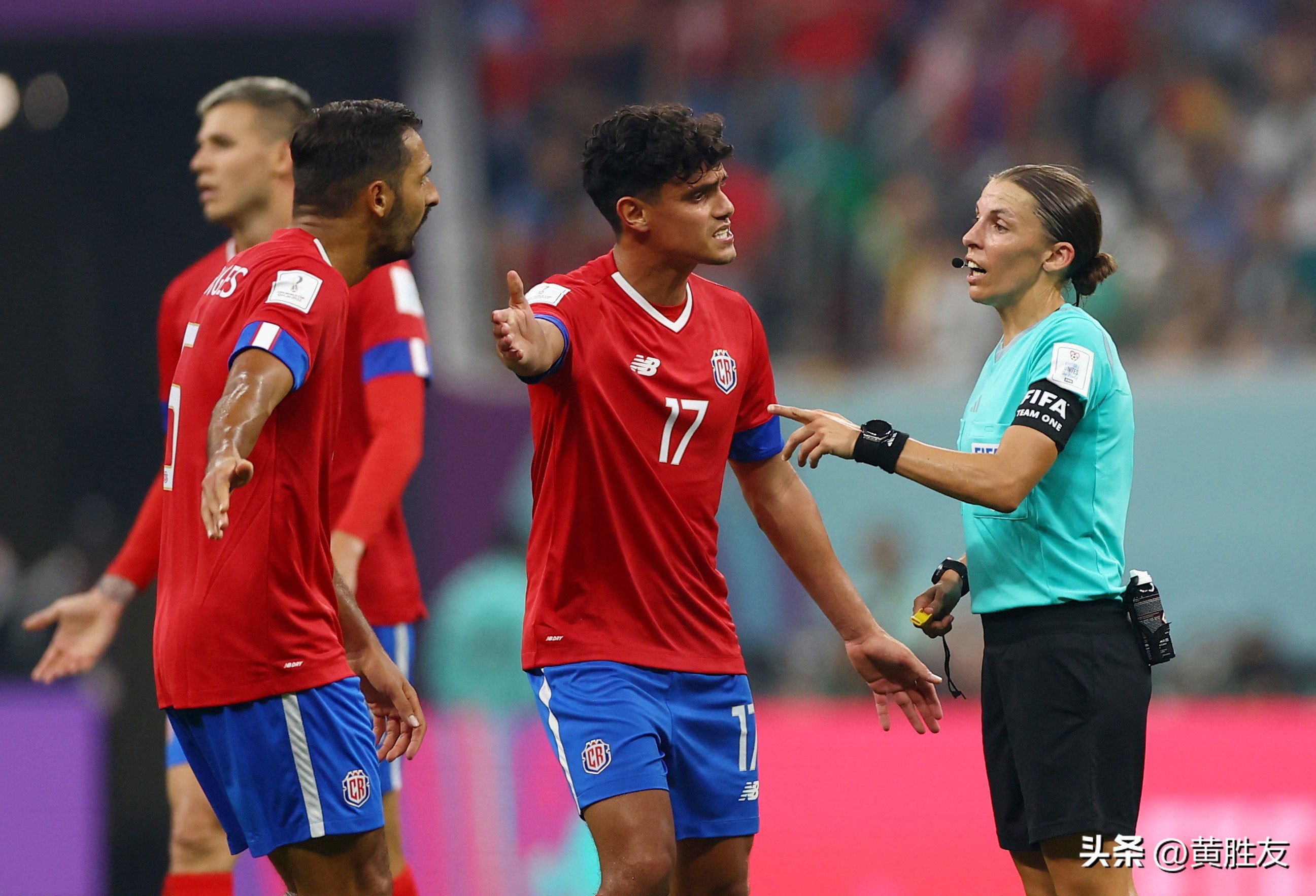 创造历史的女性,女性裁判执法男足世界杯