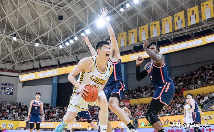 广厦外援沃顿半场投进压哨三分,各种不讲理超远三分集锦