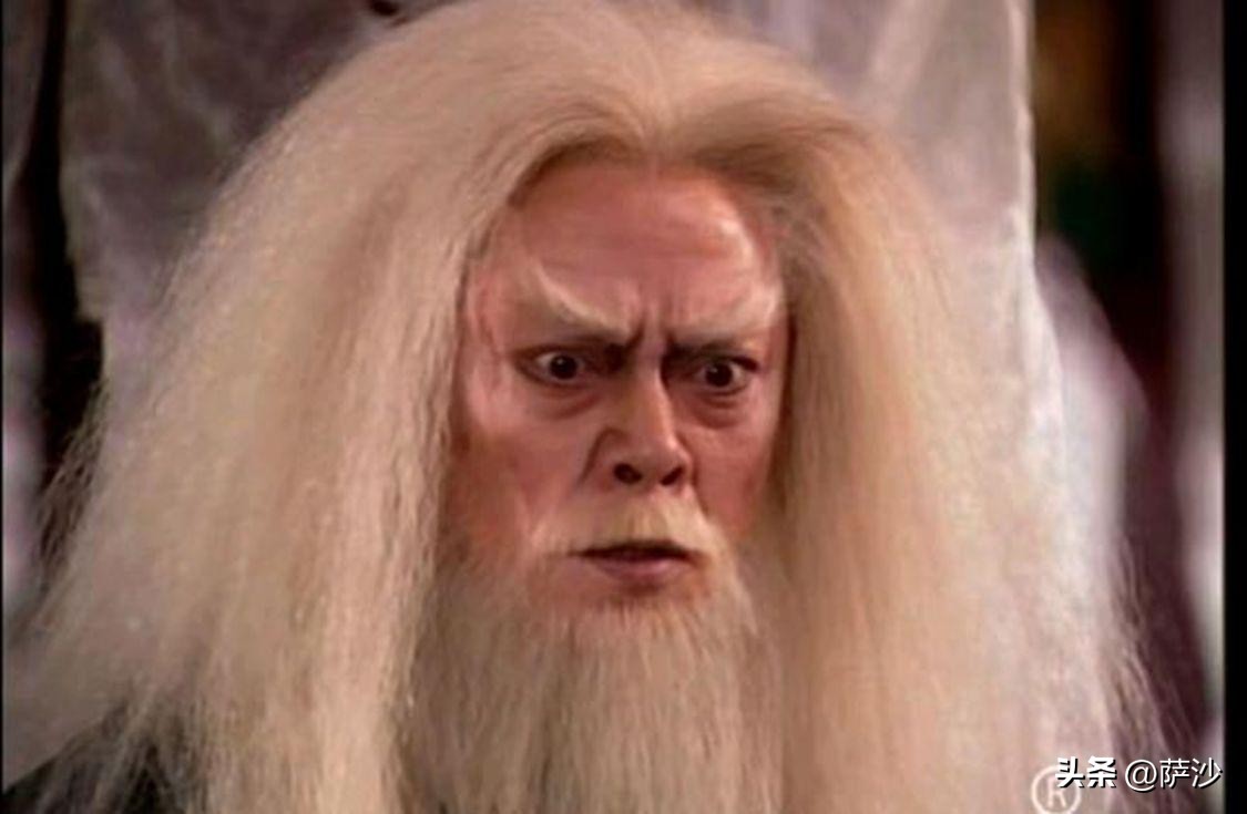 东方不败夺了教主之位,东方不败被谁所杀