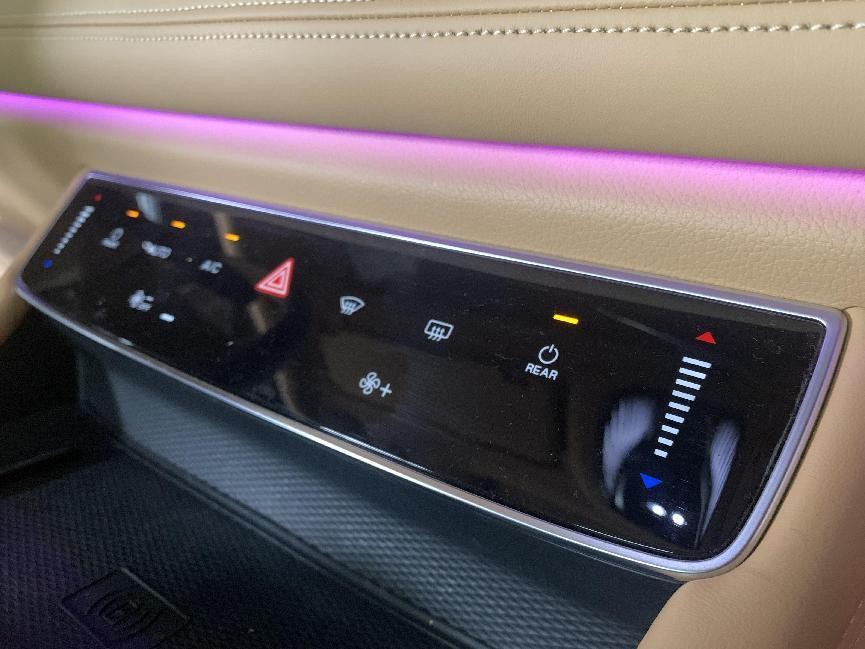 岚图梦想家和丰田埃尔法测试视频,东风岚图增程式suv试驾