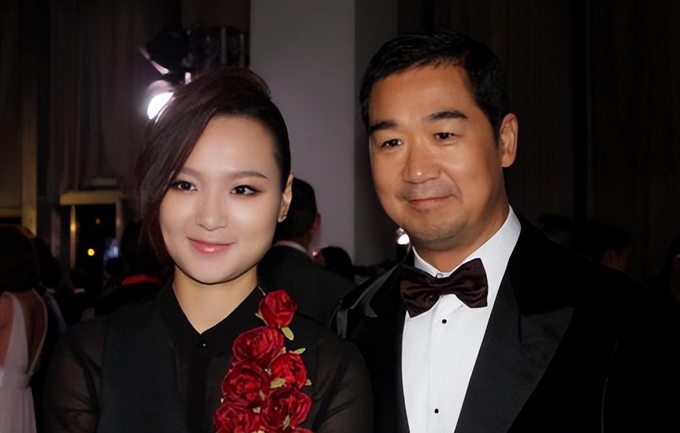 女网红爆*会两**“干爹”给自己庆生，大尺度言辞配图，网友：粗鄙