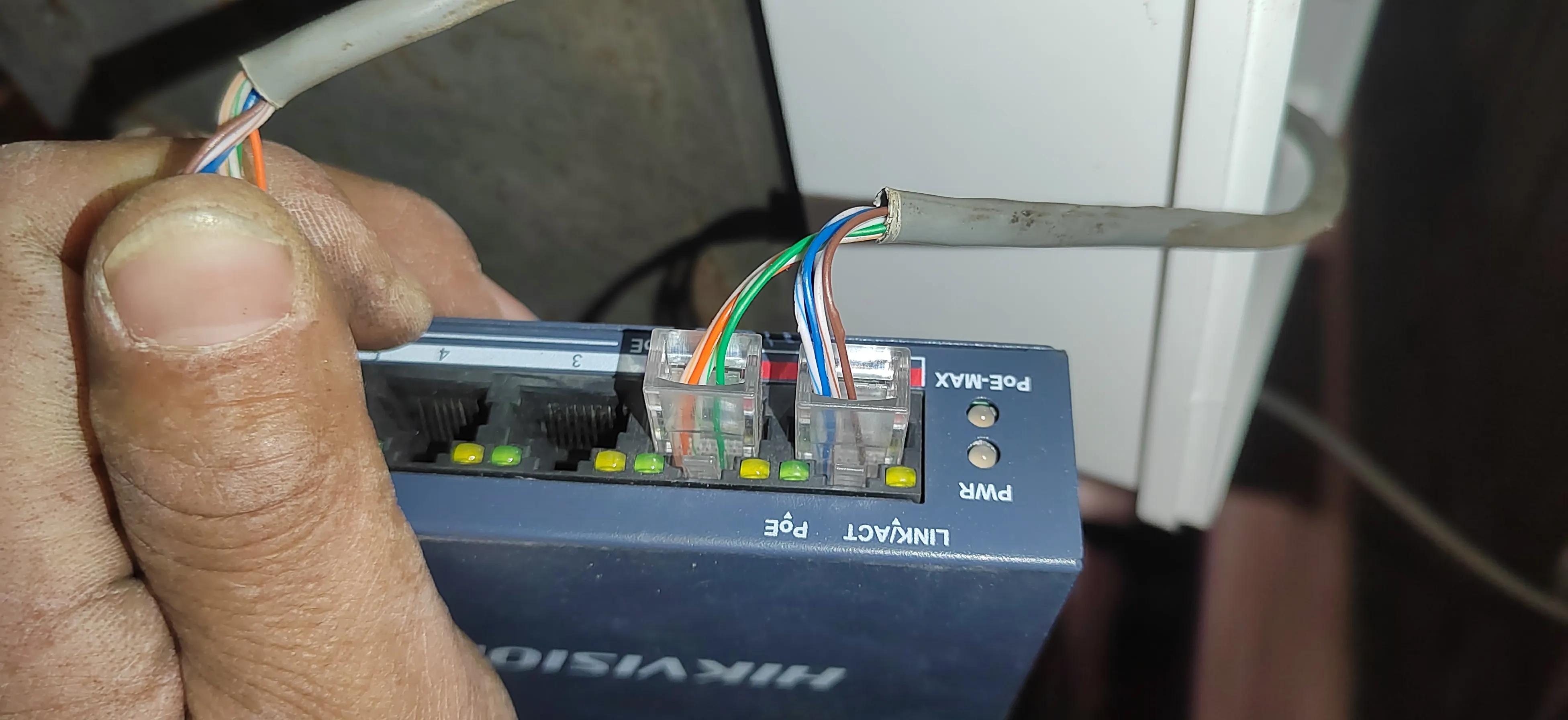 两个摄像头用网线怎么取电,用一根网线接交换机接两个摄像头