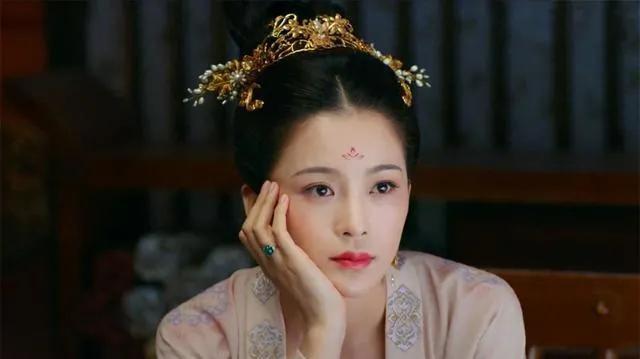 假摔、隐婚、干爹，被《浪姐3》淘汰的赵樱子，背后故事太精彩