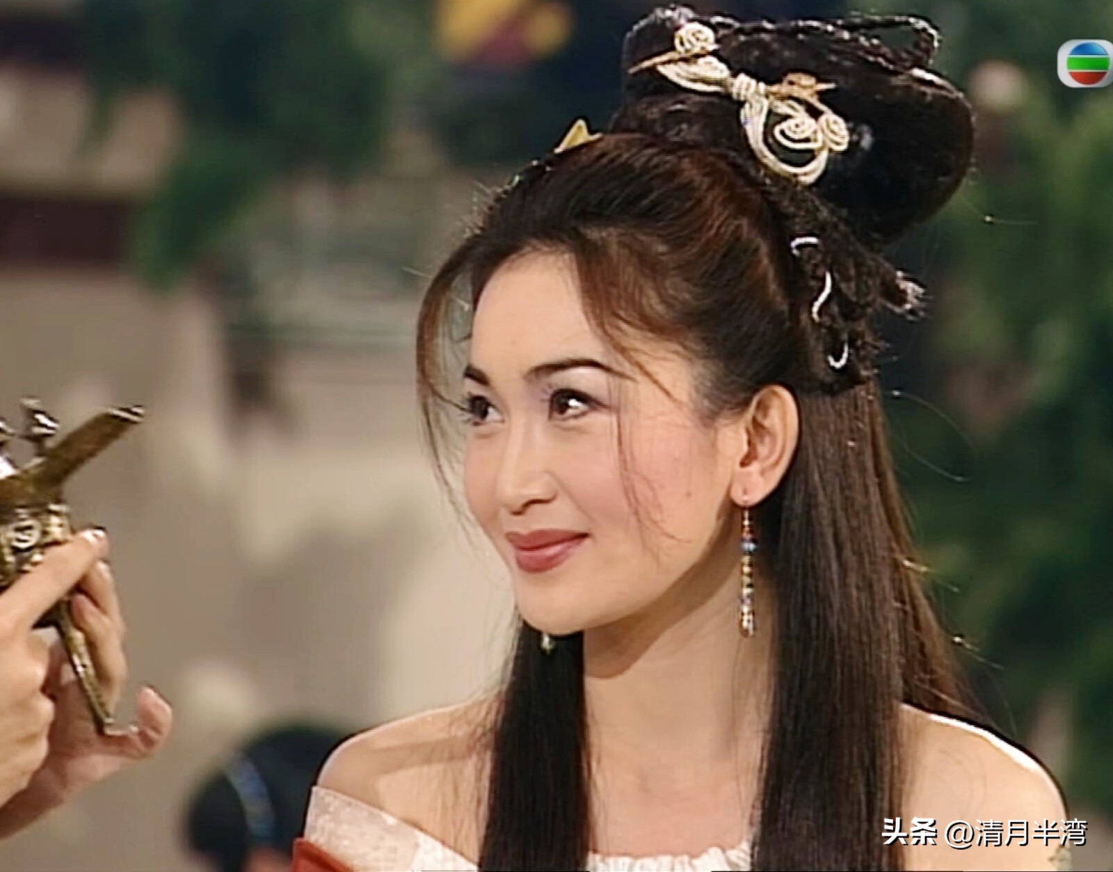 9位眉目含情“桃花眼”女星，顾盼之间皆风情，美得让人移不开眼