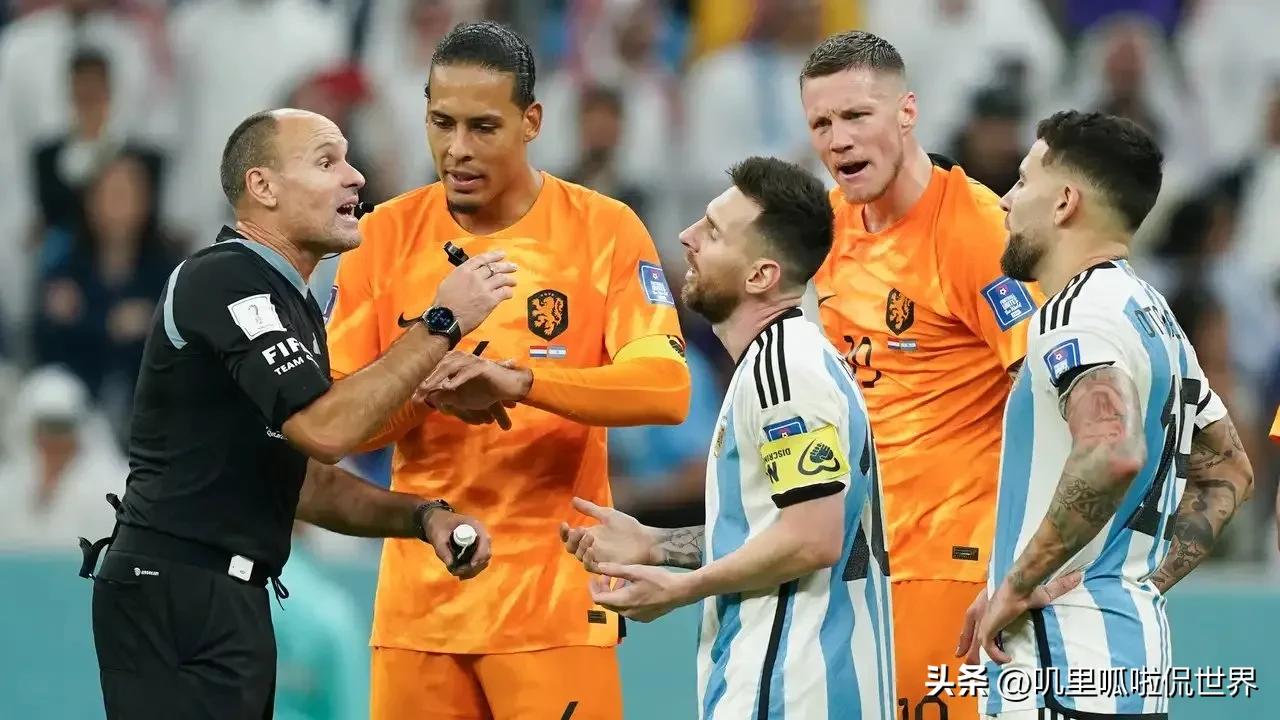 16张黄牌和四张红牌足球比赛,足球场谁跑动最多