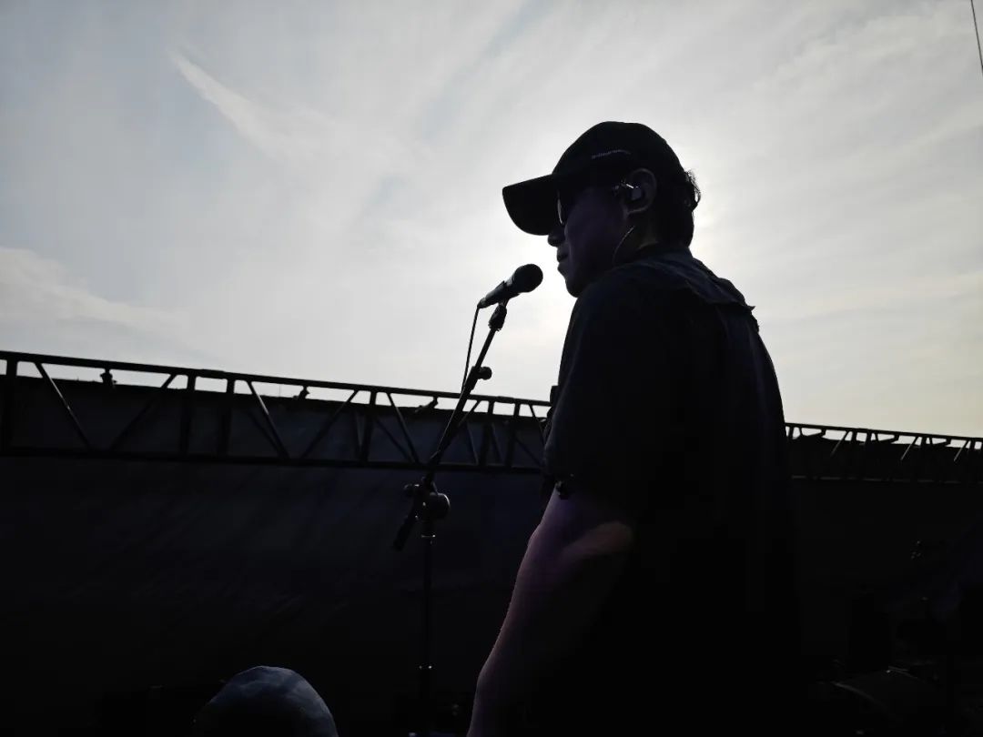 周云蓬视觉,周云蓬黑白照