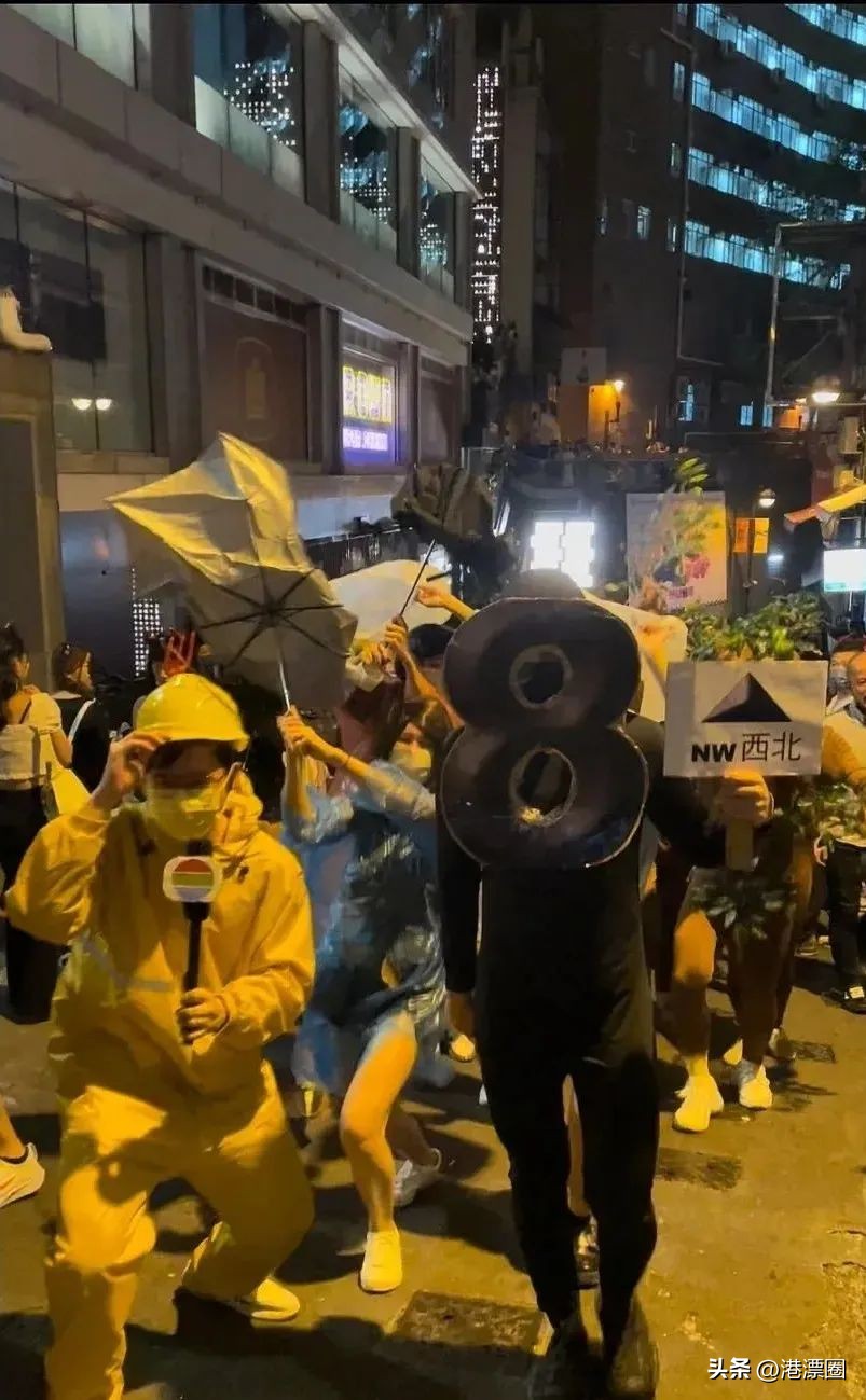 轰动全球的*踏事踩**故，彻底改变了香港