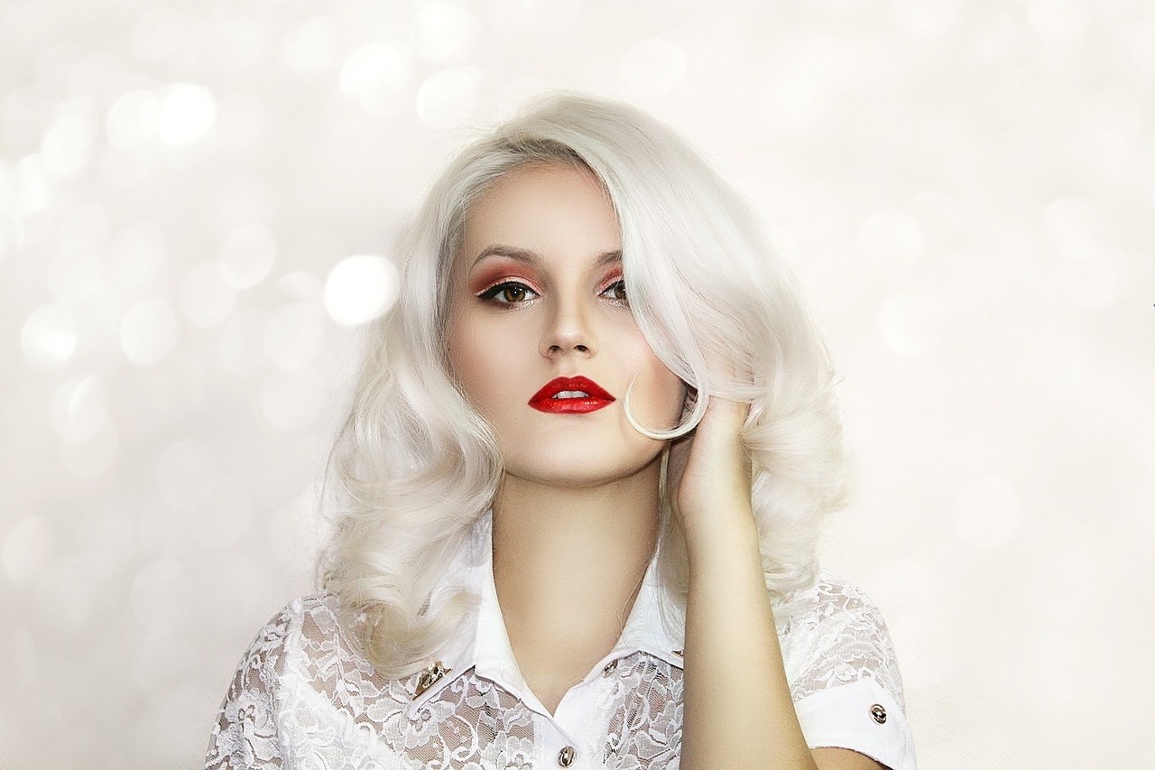 油性皮肤的保养方法及用量,油性皮肤的特征以及护理方法