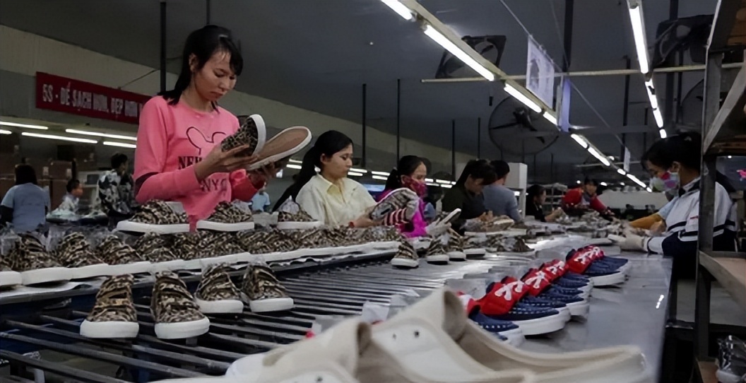 一万家美国鞋厂，也追不上一个莆田港