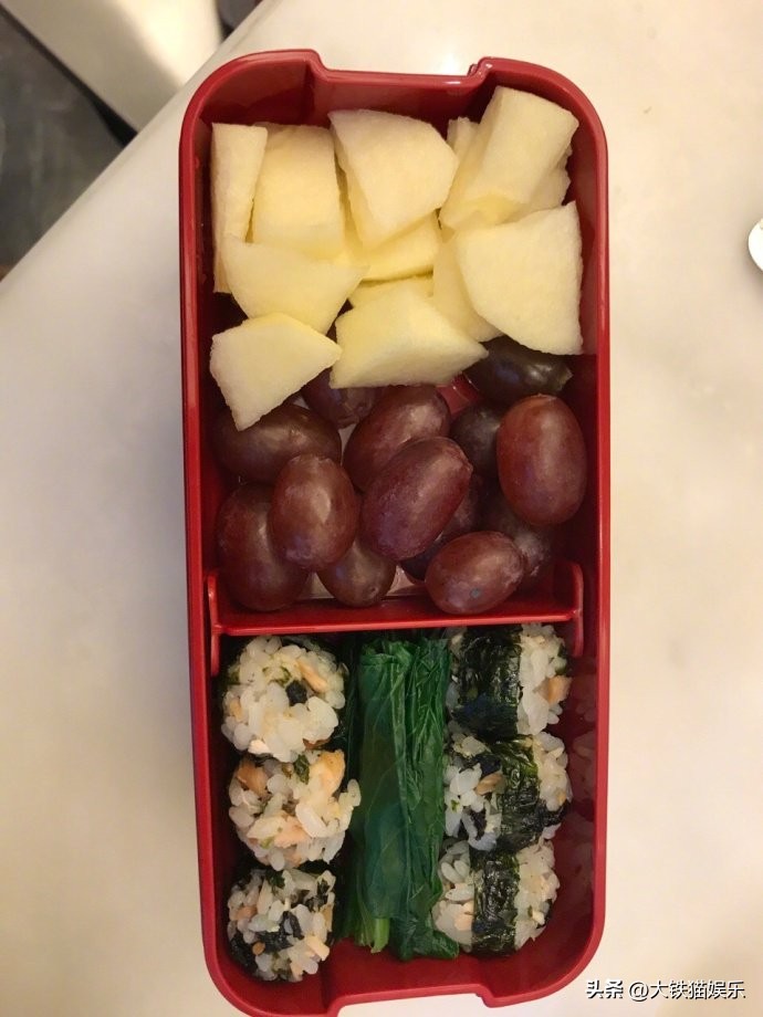 表面是女神,表面上是女神