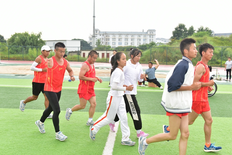 蓄势待发整装待发,蓄势待发全力以赴