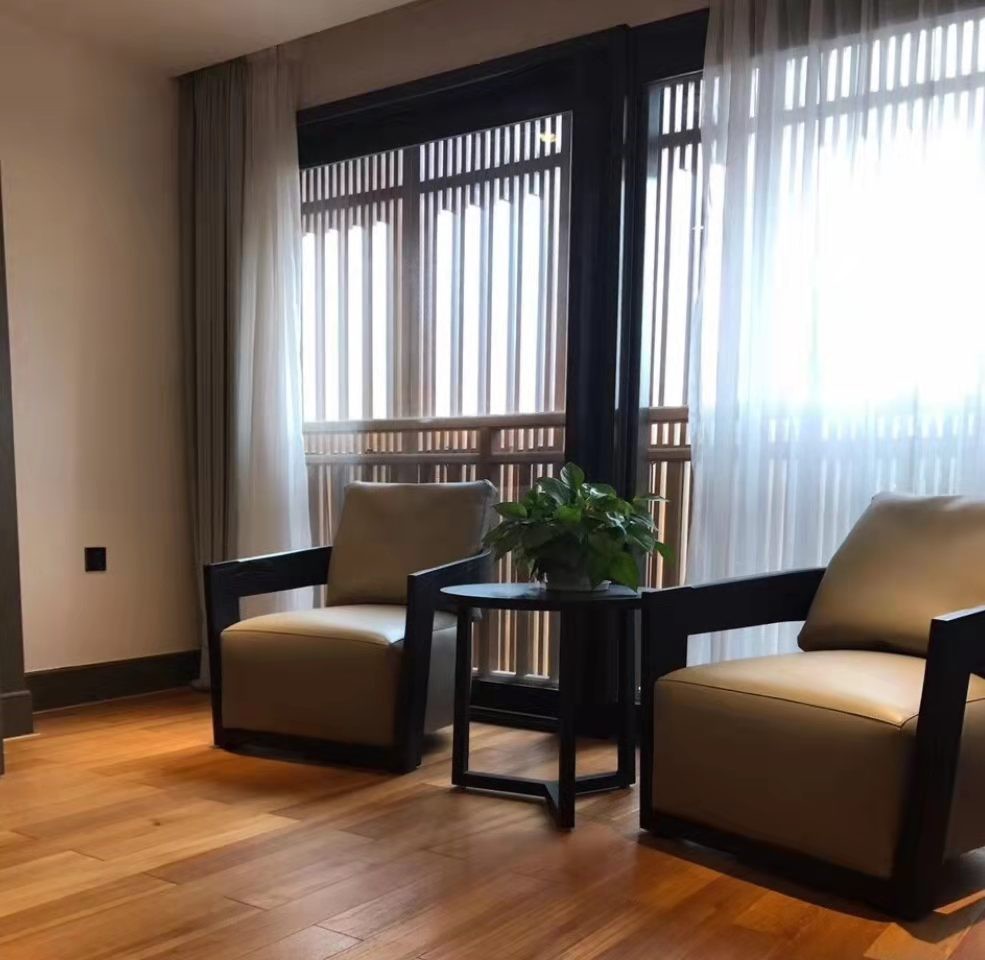 除了柚木还有哪种实木地板好,同样面积木地板和瓷砖差多少钱