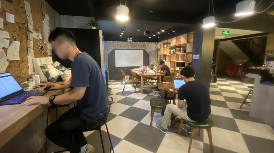 上海青旅挤满了年轻人,上海青旅奋斗的人们