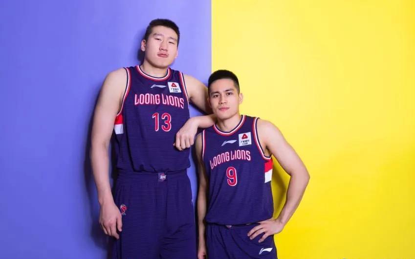 韩德君43分19板15盖帽,内线支柱韩德君单节砍下10分4篮板