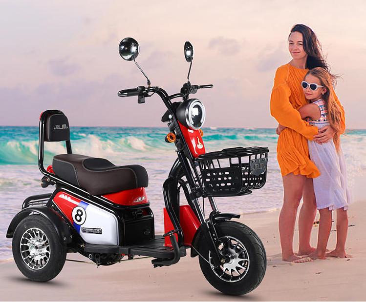 1458元起步的电动小三轮车，这2款车上路只要F驾照，老年人也能骑