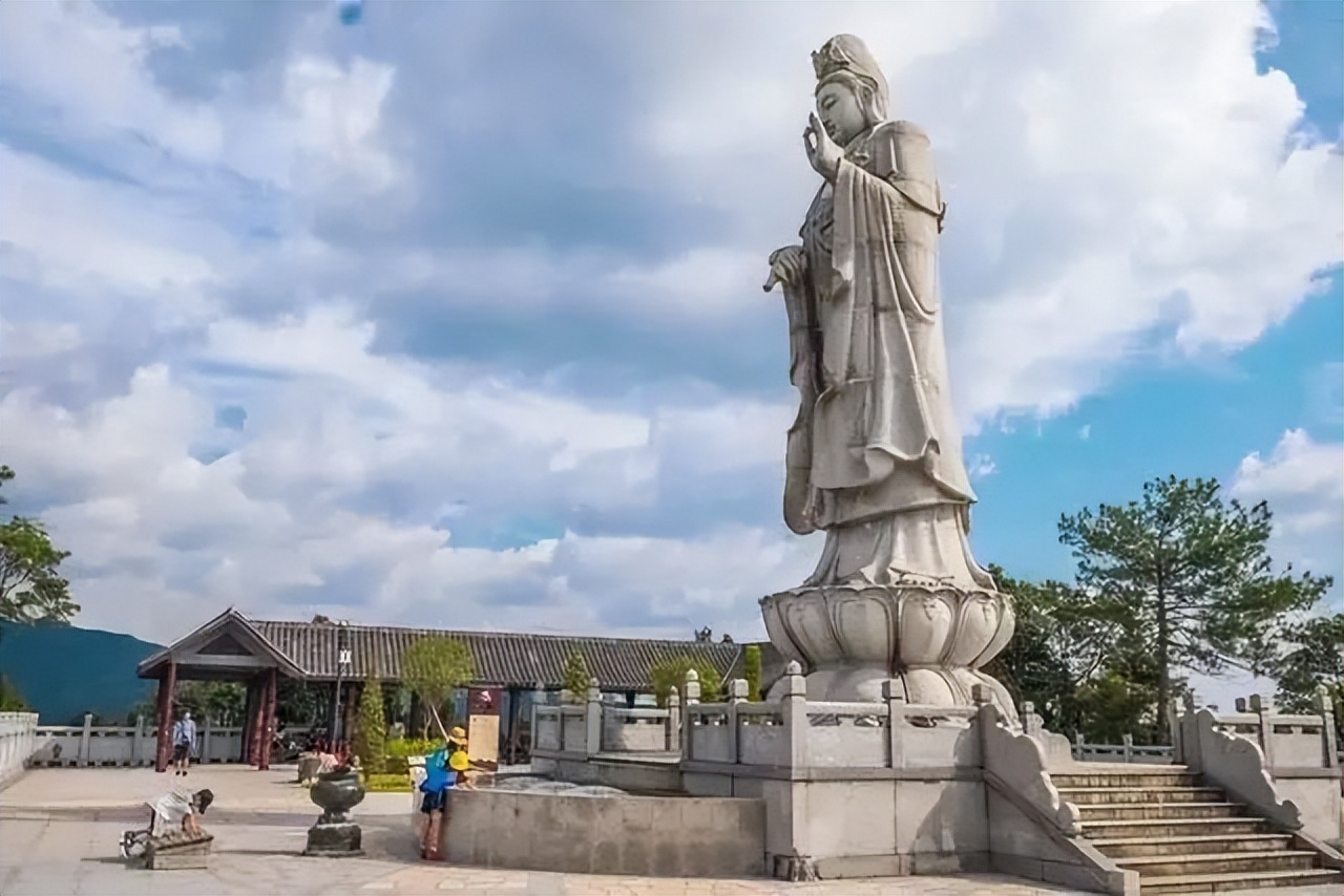 江西赣州三百山旅游景点排名,江西赣州安远三百山风景区