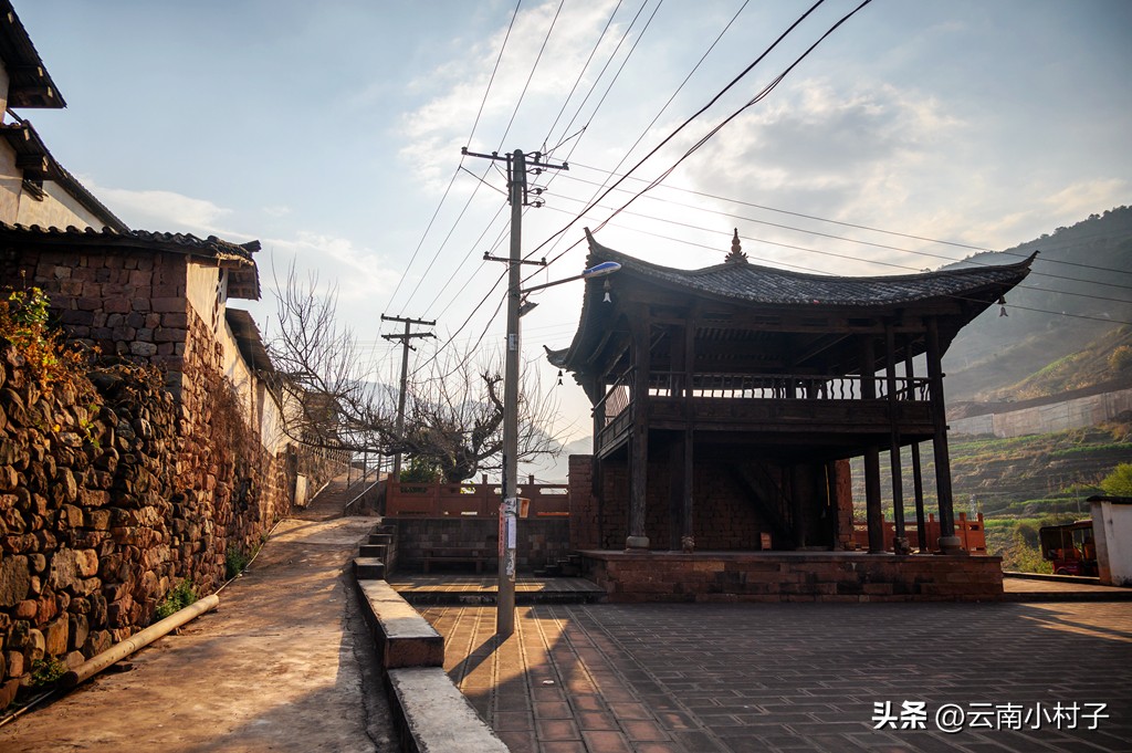 云南古盐井在哪里,诺邓盐井产于哪个地层