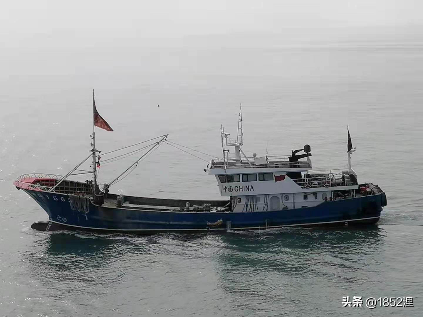 海上捕鱼工真实感受,海下捕鱼船员日常生活